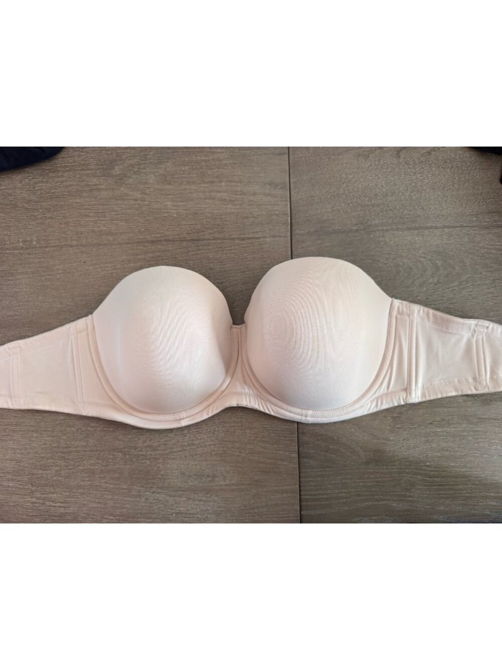 Wacoal Bra 854119 Red Carpet Convertible Strapless Nude Size 36H EUC No Strap